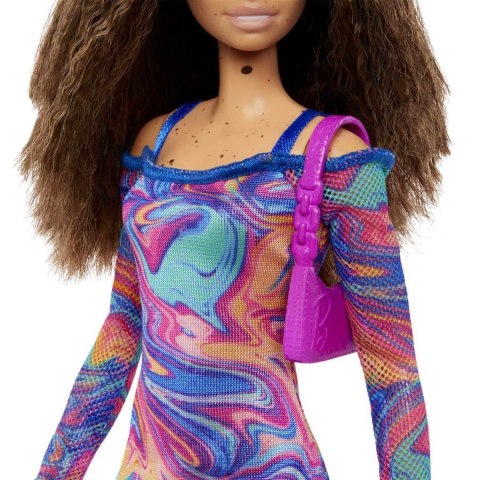 Lalka Barbie Fashionistas z karbowanymi włosami i piegami Lalka Barbie Fashionistas z karbowanymi włosami i piegami