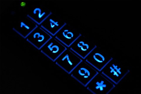 Zamek szyfrowy EURA AC-30C7 czarny