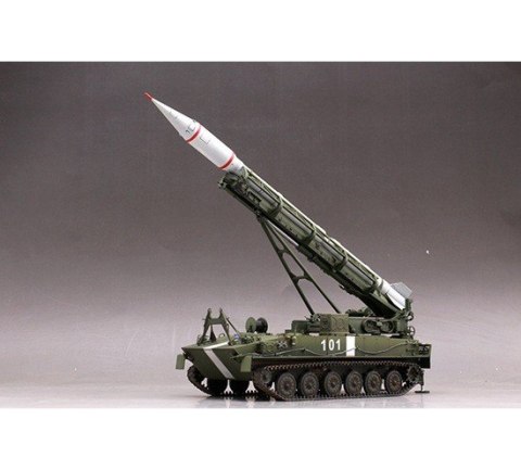 Model plastikowy Wyrzutnia 2P16 z pociskiem 2k6 Luna