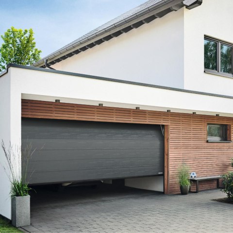 Brama garażowa segmentowa Renomatic/Hormann z napędem ProLift500-2 i szyną FS30 - przetłoczenia M Planar. Wymiar 2500x2125mm. Brama garażowa segmentowa Renomatic/Hormann z napędem ProLift500-2 i szyną FS30 - przetłoczenia M Planar. Wymiar 2500x2125mm.