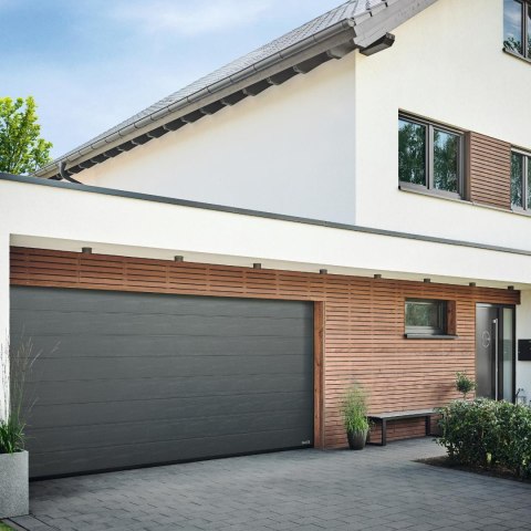 Brama garażowa segmentowa Renomatic/Hormann z napędem ProLift500-2 i szyną FS30 - przetłoczenia M Planar. Wymiar 2500x2125mm. Brama garażowa segmentowa Renomatic/Hormann z napędem ProLift500-2 i szyną FS30 - przetłoczenia M Planar. Wymiar 2500x2125mm.