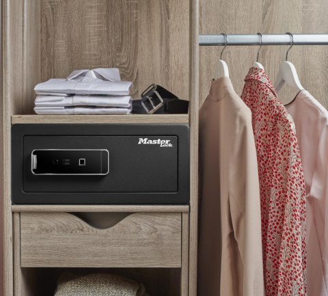 Sejf z czytnikiem linii papilarnych Master Lock LX110BEURHRO