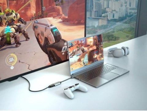 Przejściówka z USB-C na 8K 60Hz / 4K 144Hz HDMI Przejściówka z USB-C na 8K 60Hz / 4K 144Hz HDMI