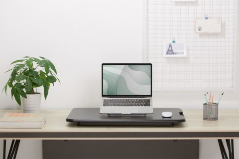 Ergonomiczna nakładka na biurko do pracy w pozycji stojącej/siedzącej, regulowana Ergonomiczna nakładka na biurko do pracy w pozycji stojącej/siedzącej, regulowana