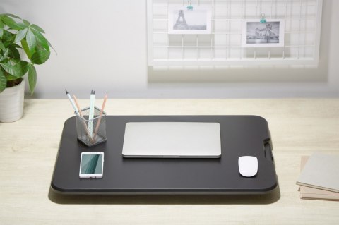 Ergonomiczna nakładka na biurko do pracy w pozycji stojącej/siedzącej, regulowana Ergonomiczna nakładka na biurko do pracy w pozycji stojącej/siedzącej, regulowana