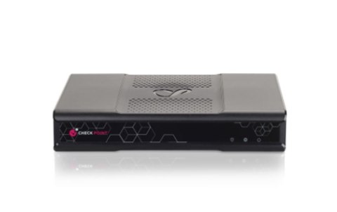 Zapora sieciowa SG 1555 appliance. Includes SNBT subscription package and Direct Premium support for 5Y