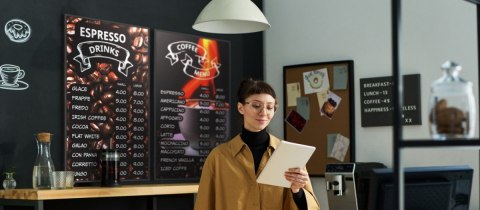 Monitor informacyjny DS 86' - 18/7 2x10W Android 11.0