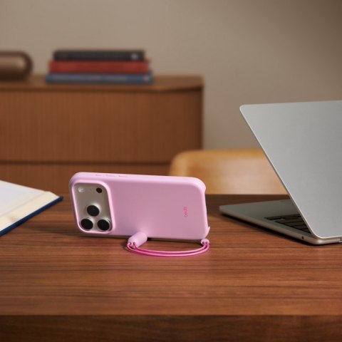 Etui z podpórką Beats Kickstand zgodne z MagSafe i panelem Sterowanie aparatem do iPhonea 17 Pro - opalowy różowy Etui z podpórką Beats Kickstand zgodne z MagSafe i panelem Sterowanie aparatem do iPhonea 17 Pro - opalowy różowy