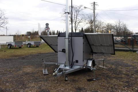 Przyczepa wieża do monitoringu PV3 z zabudową z systemem na fotowoltaikę